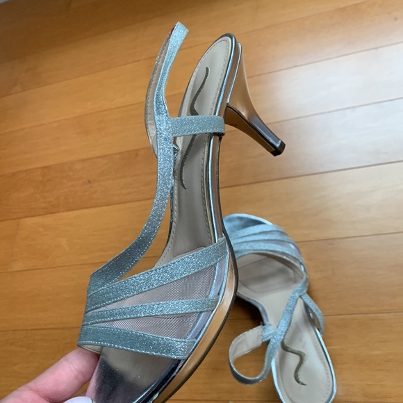 Dressy Silver Slingback SStrappy Dress Shoe 3” Heels Leather Sole Women size 8 - Picture 9 of 14